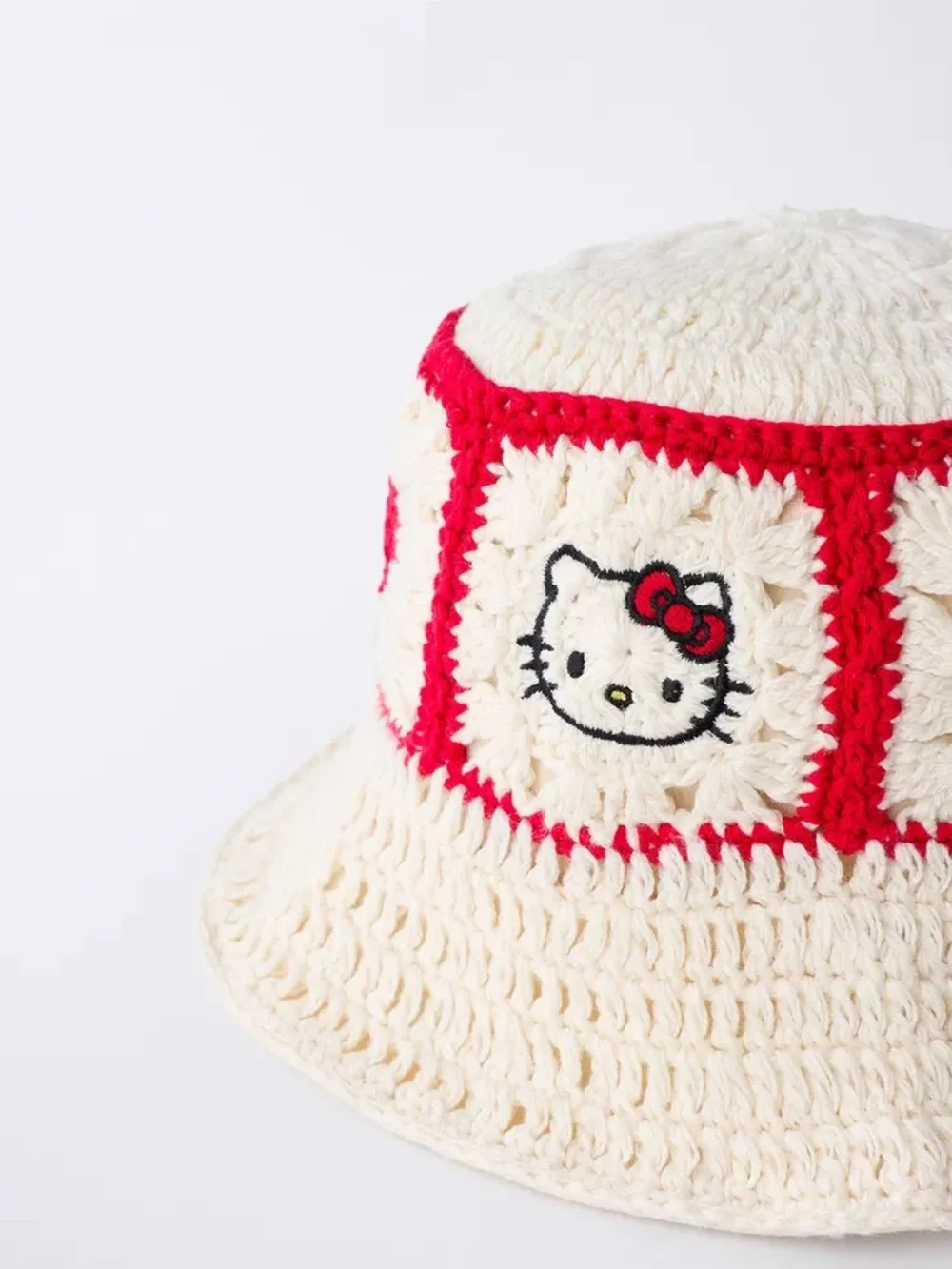 NWT Zara X Hello Kitty Sanrio Crochet bucket Hat